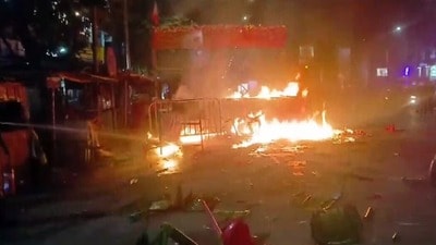 বেহালার সখেরবাজারে বিজেপির মঞ্চে আগুন ধরিয়ে দেওয়ার অভিযোগ তৃণমূলের বিরুদ্ধে