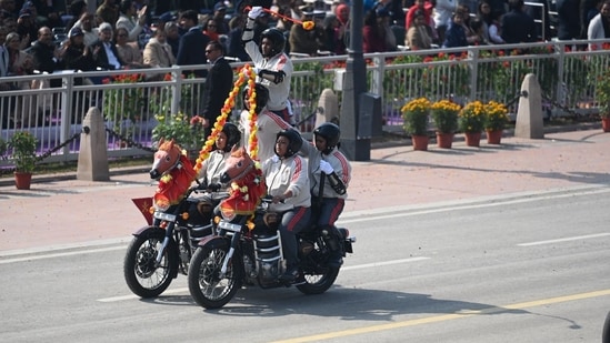 A team of daredevils performing a stunt during Republic Day parade at Kartavya Path, New Delhi.(Raj K Raj/HT Photo)