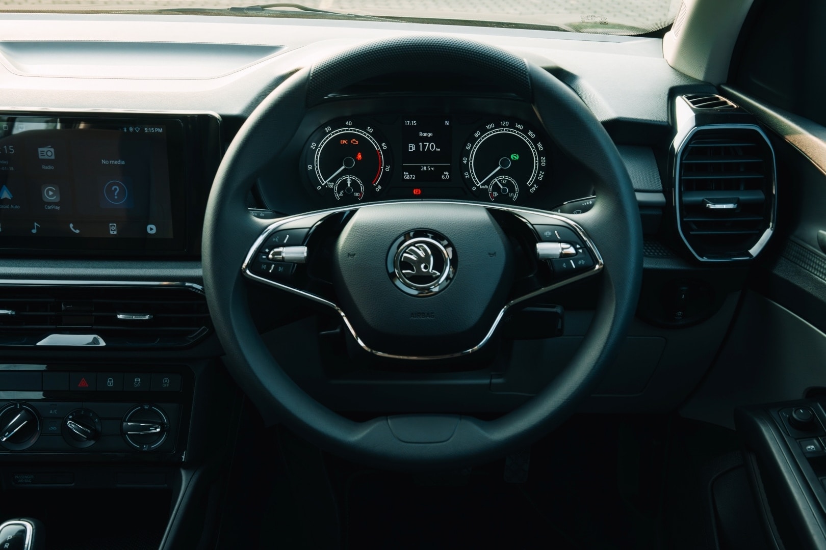 The Kushaq Classic Plus gets a touchscreen infotainment system and automatic climate control, as well as a single-pane electric sunroof The Kushaq Classic Plus gets a touchscreen infotainment system and automatic climate control, as well as a single-pane electric sunroof