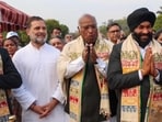 BJP leaders shared image from the President's dinner showing Rahul Gandhi not wearing the traditional Assamese gamosa BJP leaders shared image from the President's dinner showing Rahul Gandhi not wearing the traditional Assamese gamosa