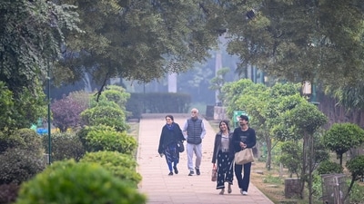 Gram it: Even cold and rain in the city can't deter Delhiites from soaking in the beauty of the greens at the popular Lodhi Gardens. The India Meteorological Department (IMD) has issued a forecast for partly sunny to mostly cloudy sky today, with a chance of light showers. (Photo: Sanchit Khanna/HT)