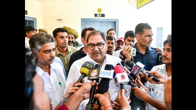 Indian National Lok Dal (INLD) president Abhay Singh Chautala in a statement said if Punjab chief minister Bhagwant Mann believed that none of the two states should be deprived of its rights, then Punjab should ensure that the orders of the Supreme Court were implemented. (HT File Photo)