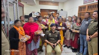 Police on Tuesday returned recovered gold and silver jewellery to 14 locker holders. (Sourced) Police on Tuesday returned recovered gold and silver jewellery to 14 locker holders. (Sourced)