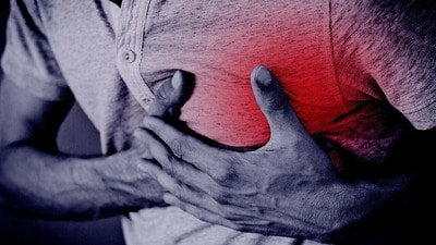 হার্ট অ্যাটাক এড়াতে চান? আয়ুর্বেদ বলছে, এই নিয়মগুলি মেনে চলতে হার্ট অ্যাটাক এড়াতে চান? আয়ুর্বেদ বলছে, এই নিয়মগুলি মেনে চলতে