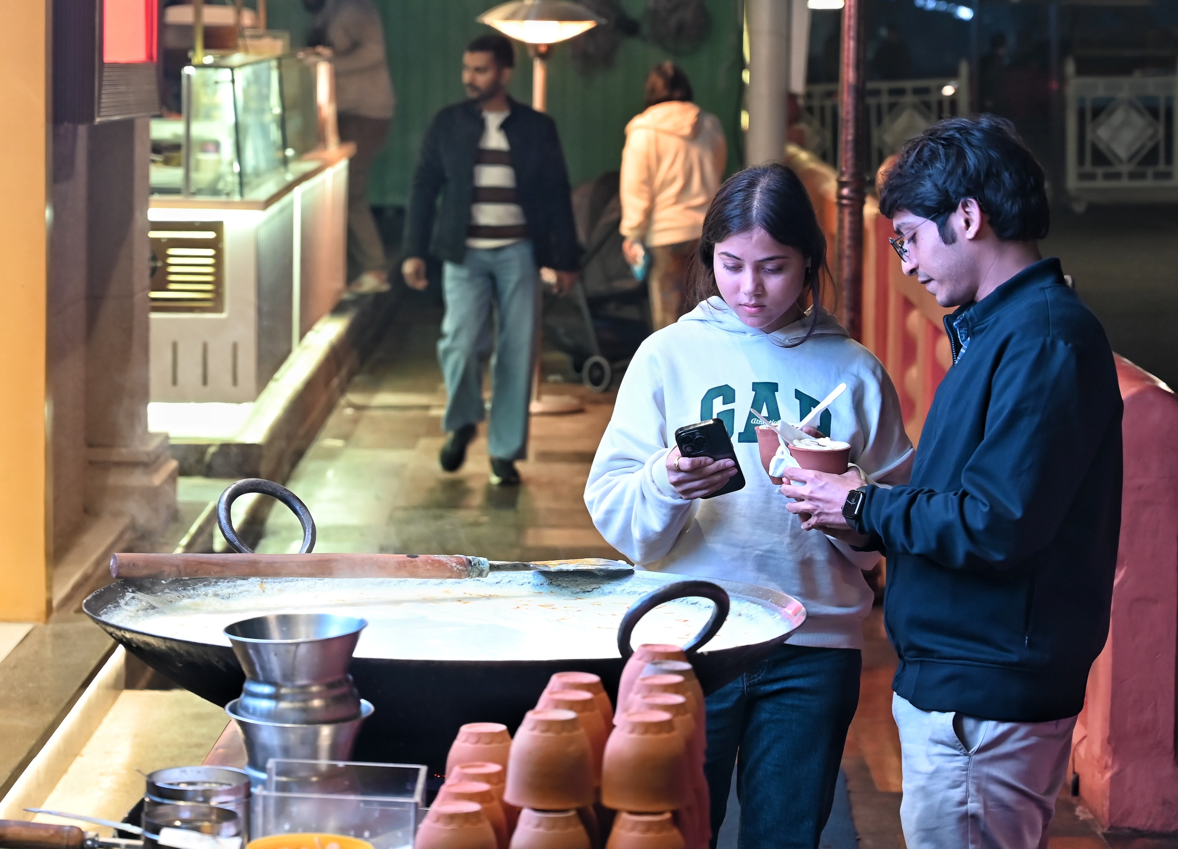 Various piping hot delicacies are served at the Food Valley (Photo: Mustaq Ali/HT) Various piping hot delicacies are served at the Food Valley (Photo: Mustaq Ali/HT)