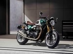 The Speed Twin 1200 Cafe Racer Edition is finished in a special colour scheme. 