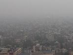 The IMD issued a yellow alert for moderate to dense fog in Delhi on Thursday morning, while a yellow alert is also in place for Sunday (HT PHOTO)