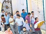Aveer’s last rites were carried out at Chandanwadi Crematorium later on Tuesday. 