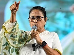 দিল্লি যাত্রা স্থগিত রাখলেন মুখ্যমন্ত্রী