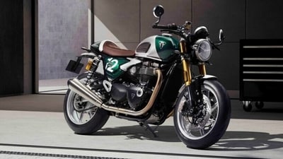 The Speed Twin 1200 Cafe Racer Edition is finished in a special colour scheme. The Speed Twin 1200 Cafe Racer Edition is finished in a special colour scheme.