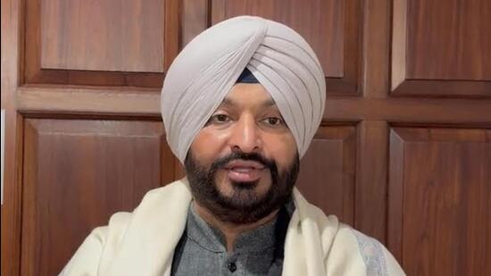 Union minister of state for railways Ravneet Singh Bittu announced the ₹54-crore allocation for the rail overbridge at Dhuri on Wednesday. (HT Photo)