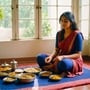 মাটিতে বসে খাচ্ছেন? জানেন কি, এর ফলে শরীরে ঠিক কেমন প্রভাব পড়ে