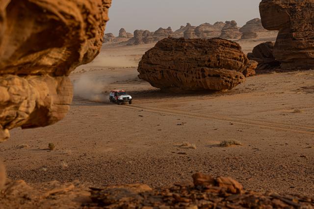Takale driving in Saudi Arabia during the Dakar Rally. (Compagnie Saharienne) Takale driving in Saudi Arabia during the Dakar Rally. (Compagnie Saharienne)