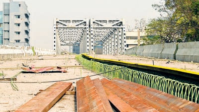 BMC’s target to complete all works on Vikhroli-Vidyavihar flyover by June 25