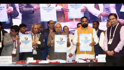 Bihar CM Nitish Kumar with deputy CM Samrat Choudhary and others at an event in Patna, Thursday (SANTOSH KUMAR/HT) Bihar CM Nitish Kumar with deputy CM Samrat Choudhary and others at an event in Patna, Thursday (SANTOSH KUMAR/HT)