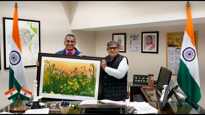 Punjab governor Gulab Chand Kataria with Harpreet Sandhu, state information commissioner, at Lok Bhawan. (HT Photo) Punjab governor Gulab Chand Kataria with Harpreet Sandhu, state information commissioner, at Lok Bhawan. (HT Photo)