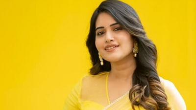 <p>పవన్ కల్యాణ్ డివోటీగా ఆయన్నే ఇన్ స్పిరేషన్ గా తీసుకుని, గివ్ అప్ ఇవ్వకుండా నిలబడ్డానని స్రవంతి తెలిపింది. </p> (instagram-sravanthi_chokarapu)