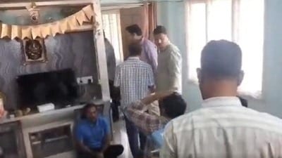 హోంగార్డు నివాసంలో ఏసీబీ సోదాలు హోంగార్డు నివాసంలో ఏసీబీ సోదాలు