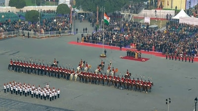 President Droupadi Murmu, President's Bodyguard and armed forces personnel during the Beating Retreat ceremony, marking the conclusion of Republic Day celebrations, at Delhi's Vijay Chowk. (PTI) President Droupadi Murmu, President's Bodyguard and armed forces personnel during the Beating Retreat ceremony, marking the conclusion of Republic Day celebrations, at Delhi's Vijay Chowk. (PTI)