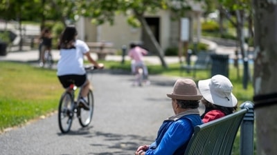 The average life expectancy at birth for women and men in 2024 increased. The average life expectancy at birth for women and men in 2024 increased.