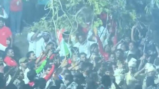 మేడారం జాతరలో మహాఘట్టం - వనంలో నుంచి జనంలోకి సమ్మక్క..!