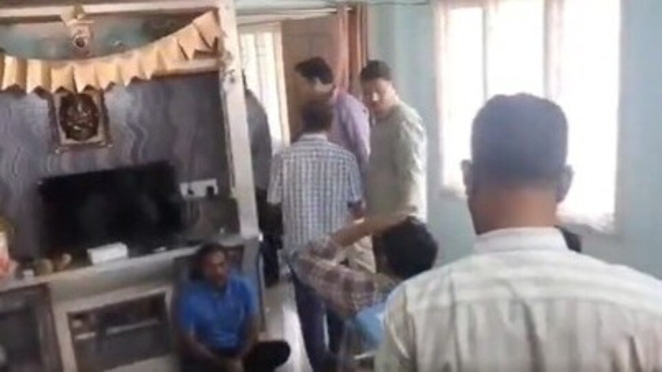 హోంగార్డు నివాసంలో ఏసీబీ సోదాలు