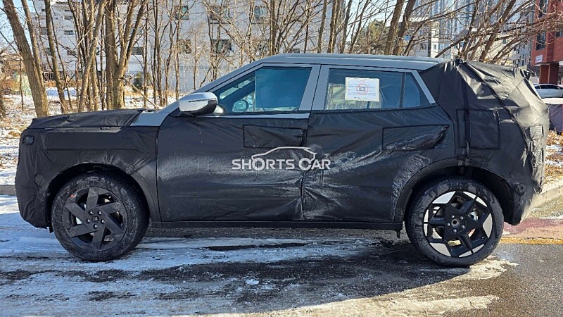 The new Hyundai Creta will come with a new design language. The new Hyundai Creta will come with a new design language.