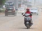 The findings of Thursday’s inspection highlighted the need to boost mechanical sweeping operations, ensure regular water sprinkling, facilitate timely lifting and scientific disposal of collected dust and debris, and improve maintenance of roadsides, central verges and adjoining areas. (HT Archive)