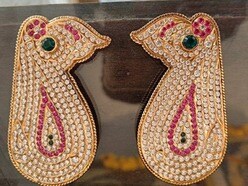  శ్రీ పద్మావతి అమ్మవారికి జత కర్ణపత్రముల బహుకరణ