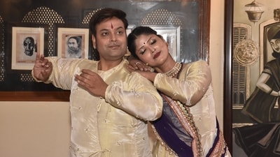 Pandit Anuj Mishra and Neha Mishra Sengar performing kathak at Kalka-Bindadin ki Dyodhi and Kathak Museum in Lucknow Pandit Anuj Mishra and Neha Mishra Sengar performing kathak at Kalka-Bindadin ki Dyodhi and Kathak Museum in Lucknow