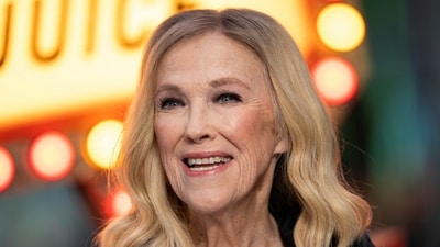 FILE - Catherine O'Hara poses for photographers upon arrival at the UK premiere of "Beetlejuice Beetlejuice" on Thursday, Aug. 29, 2024, in London. (Photo by Scott A Garfitt/Invision/AP) (Scott A Garfitt/Invision/AP) FILE - Catherine O'Hara poses for photographers upon arrival at the UK premiere of "Beetlejuice Beetlejuice" on Thursday, Aug. 29, 2024, in London. (Photo by Scott A Garfitt/Invision/AP) (Scott A Garfitt/Invision/AP)