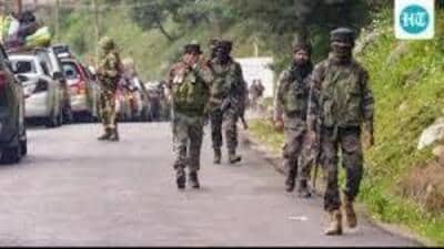 Security forces on Friday intensified their ongoing anti-terror operation in the snowbound Chatroo belt to track down and neutralise a group of three holed up Jaish-e-Mohammad terrorists in Kishtwar district of Jammu and Kashmir, officials said. (HT File) Security forces on Friday intensified their ongoing anti-terror operation in the snowbound Chatroo belt to track down and neutralise a group of three holed up Jaish-e-Mohammad terrorists in Kishtwar district of Jammu and Kashmir, officials said. (HT File)