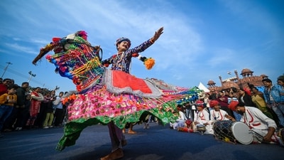 Gram it: Artistes from across India have been captivating the audiences at Bharat Parv. The fest that is happening at Red Fort grounds, will end with a closing ceremony planned in the evening today. (Photo: Sanchit Khanna/HT)