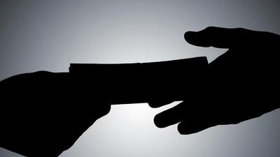 The vigilance team conducted a raid and caught both the accused red-handed. (HT Photo)