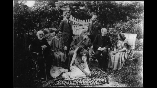 Rabindranath Tagore (centre) with Romain Rolland (to Tagore’s left) and friends. (HT Photo)