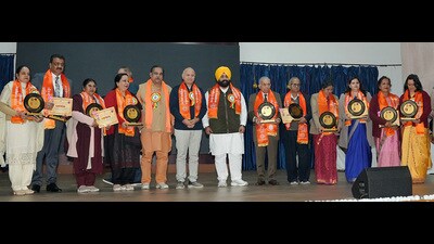 AAP state in-charge Manish Sisodia and Punjab education minister Harjot Singh Bains during a programme at BCM School, Sector 32, in Ludhiana on Saturday. (Manish/HT) AAP state in-charge Manish Sisodia and Punjab education minister Harjot Singh Bains during a programme at BCM School, Sector 32, in Ludhiana on Saturday. (Manish/HT)