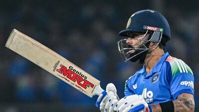 <p>ఈ నెల ప్రారంభంలో కోహ్లీ-అనుష్క జంట అలీబాగ్లో రెండో ఆస్తిని కొనుగోలు చేశారు. రాయ్గఢ్ జిల్లాలోని ప్రముఖ 'ఆవాస్ బీచ్' సమీపంలో ఉన్న జిరాడ్ గ్రామంలో సుమారు 5 ఎకరాలకు పైగా భూమిని రూ. 37.86 కోట్లకు దక్కించుకున్నారు. ప్రాపర్టీ రిజిస్ట్రేషన్ డేటా సంస్థ 'సీఆర్ఈ మాట్రిక్స్' ద్వారా సేకరించిన పత్రాల ప్రకారం, సుమారు 21,010 చదరపు మీటర్ల విస్తీర్ణమున్న రెండు పక్కపక్క ప్లాట్లను జనవరి 13, 2026న రిజిస్టర్ చేశారు.</p> (AFP) <p>ఈ నెల ప్రారంభంలో కోహ్లీ-అనుష్క జంట అలీబాగ్లో రెండో ఆస్తిని కొనుగోలు చేశారు. రాయ్గఢ్ జిల్లాలోని ప్రముఖ 'ఆవాస్ బీచ్' సమీపంలో ఉన్న జిరాడ్ గ్రామంలో సుమారు 5 ఎకరాలకు పైగా భూమిని రూ. 37.86 కోట్లకు దక్కించుకున్నారు. ప్రాపర్టీ రిజిస్ట్రేషన్ డేటా సంస్థ 'సీఆర్ఈ మాట్రిక్స్' ద్వారా సేకరించిన పత్రాల ప్రకారం, సుమారు 21,010 చదరపు మీటర్ల విస్తీర్ణమున్న రెండు పక్కపక్క ప్లాట్లను జనవరి 13, 2026న రిజిస్టర్ చేశారు.</p> (AFP)