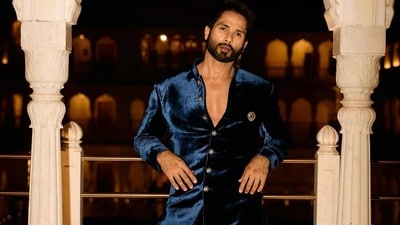 ఆ ప్రచారమే సినిమాను చంపేస్తోంది.. సొంత ఇండస్ట్రీపై బాలీవుడ్ స్టార్ హీరో షాహిద్ కపూర్ షాకింగ్ కామెంట్స్ (Instagram/Shahid Kapoor) ఆ ప్రచారమే సినిమాను చంపేస్తోంది.. సొంత ఇండస్ట్రీపై బాలీవుడ్ స్టార్ హీరో షాహిద్ కపూర్ షాకింగ్ కామెంట్స్ (Instagram/Shahid Kapoor)