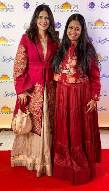 Charu Suri with designer Shruti Sancheti Charu Suri with designer Shruti Sancheti