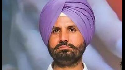 Warring questions Navjot Kaur’s credibility