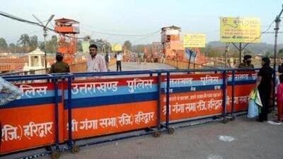 Despite attempts by senior officers and reinforcements to pacify the crowd, the protesters allegedly pushed past police barricades. (ANI File) Despite attempts by senior officers and reinforcements to pacify the crowd, the protesters allegedly pushed past police barricades. (ANI File)