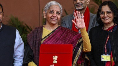 পশ্চিমবঙ্গের জন্য মূলত তিনটি বড় প্রকল্পের ঘোষণা করা হল বাজেটে। (ছবি সৌজন্যে ব্লুমবার্গ) পশ্চিমবঙ্গের জন্য মূলত তিনটি বড় প্রকল্পের ঘোষণা করা হল বাজেটে। (ছবি সৌজন্যে ব্লুমবার্গ)