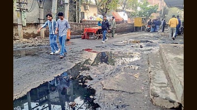 Sewerage water on a street in Dhoka Mohalla, Ludhiana on Sunday. (Gurpreet Singh/HT) Sewerage water on a street in Dhoka Mohalla, Ludhiana on Sunday. (Gurpreet Singh/HT)