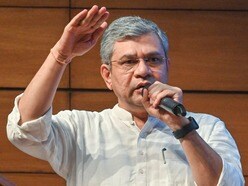కేంద్ర రైల్వే మంత్రి అశ్వినీ వైష్ణవ్‌