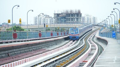 এবারের সাধারণ বাজেটে কলকাতা মেট্রোকে টাকা বরাদ্দ করার নিরিখে ধীরে চলো নীতি নিলেন কেন্দ্রীয় অর্থমন্ত্রী নির্মলা সীতারামন। (ছবিটি প্রতীকী, সৌজন্যে Metro Railways) এবারের সাধারণ বাজেটে কলকাতা মেট্রোকে টাকা বরাদ্দ করার নিরিখে ধীরে চলো নীতি নিলেন কেন্দ্রীয় অর্থমন্ত্রী নির্মলা সীতারামন। (ছবিটি প্রতীকী, সৌজন্যে Metro Railways)