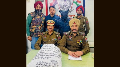 Suspected drug pedller Ajay Sahni in police custody in Ludhiana on Monday. (HT Photo) Suspected drug pedller Ajay Sahni in police custody in Ludhiana on Monday. (HT Photo)