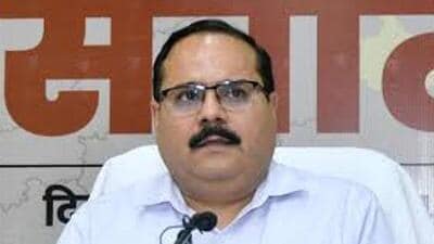 Uttar Pradesh chief electoral officer Navdeep Rinwa (FILE PHOTO) Uttar Pradesh chief electoral officer Navdeep Rinwa (FILE PHOTO)