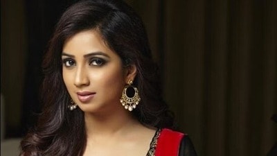বিশেষ দিনে কাকে আদুরে বার্তা দিলেন শ্রেয়া?