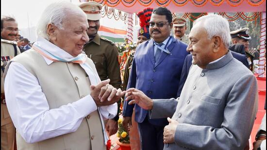 Bihar Governor Arif Mohammed Khan (left) with chief minister Nitish Kumar in Patna. (CMO)
