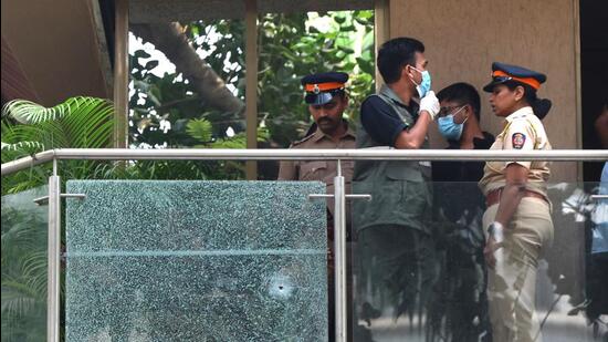 Shetty’s residence, the 10-storeyed ‘Shetty Tower’, is located on Hasya Kalakar Mehmood Chowk in Juhu. CCTV footage from the area showed a man approaching the building on foot and opening fire with a weapon at 12.40am on Sunday, police said (Hindustan Times)